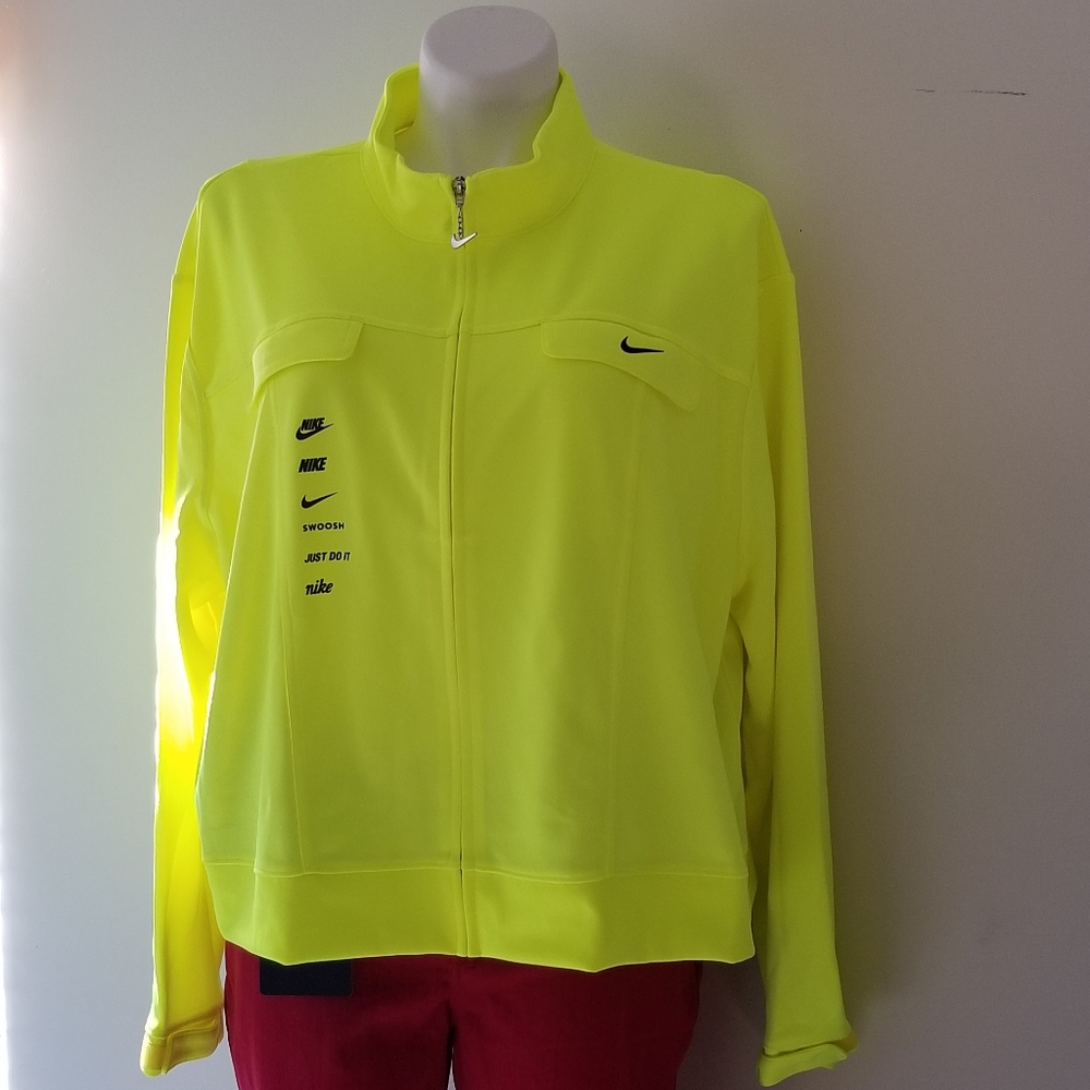 NIKE PLUS SIZE TRACK JACKET (NWT)